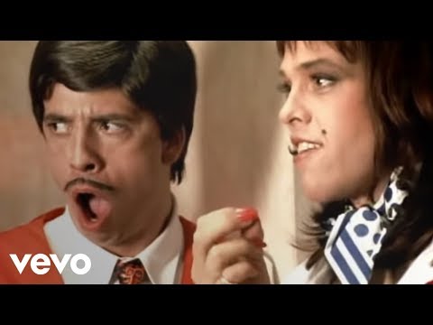 Foo Fighters – Learn To Fly (Official Music Video)