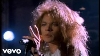 Guns N' Roses – Welcome To The Jungle (Official Music Video)