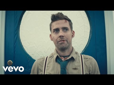 Kaiser Chiefs – Coming Home (Official Music Video)