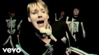 Kaiser Chiefs – Everyday I Love You Less and Less (Official Music Video)