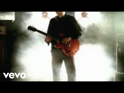 Kaiser Chiefs – I Predict A Riot