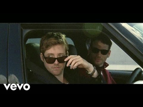 Kaiser Chiefs – Kinda Girl You Are