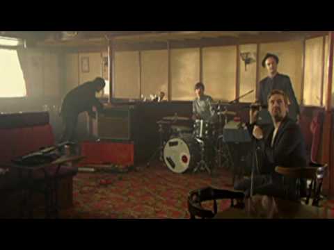 Kaiser Chiefs – Never Miss A Beat (Official Video)