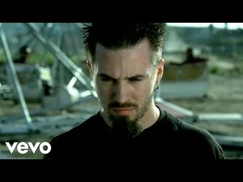 Papa Roach – She Loves Me Not (Official Music Video)