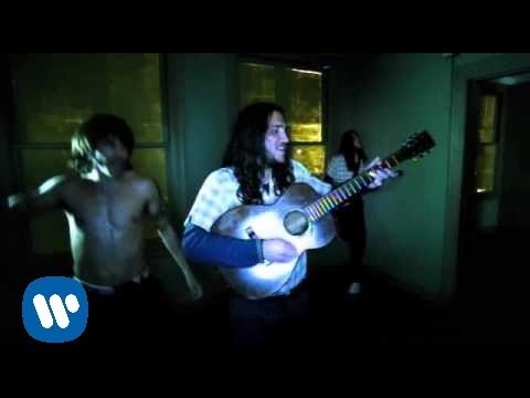 Red Hot Chili Peppers – Fortune Faded [Official Music Video]
