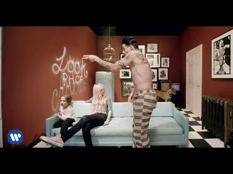 Red Hot Chili Peppers – Look Around [Official Music Video]