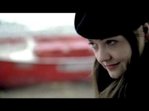 The White Stripes-You Don't Know What Love Is (You Just Do As You're Told)