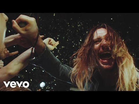 While She Sleeps – Hurricane (Official Video)