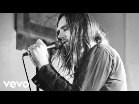 While She Sleeps – Silence Speaks (Alternative Version – Live at St Pancras Church)