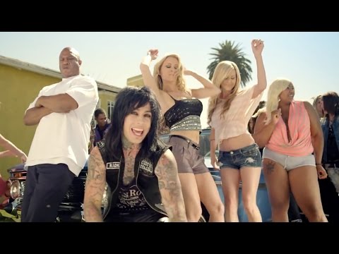 Falling In Reverse – "Good Girls Bad Guys"